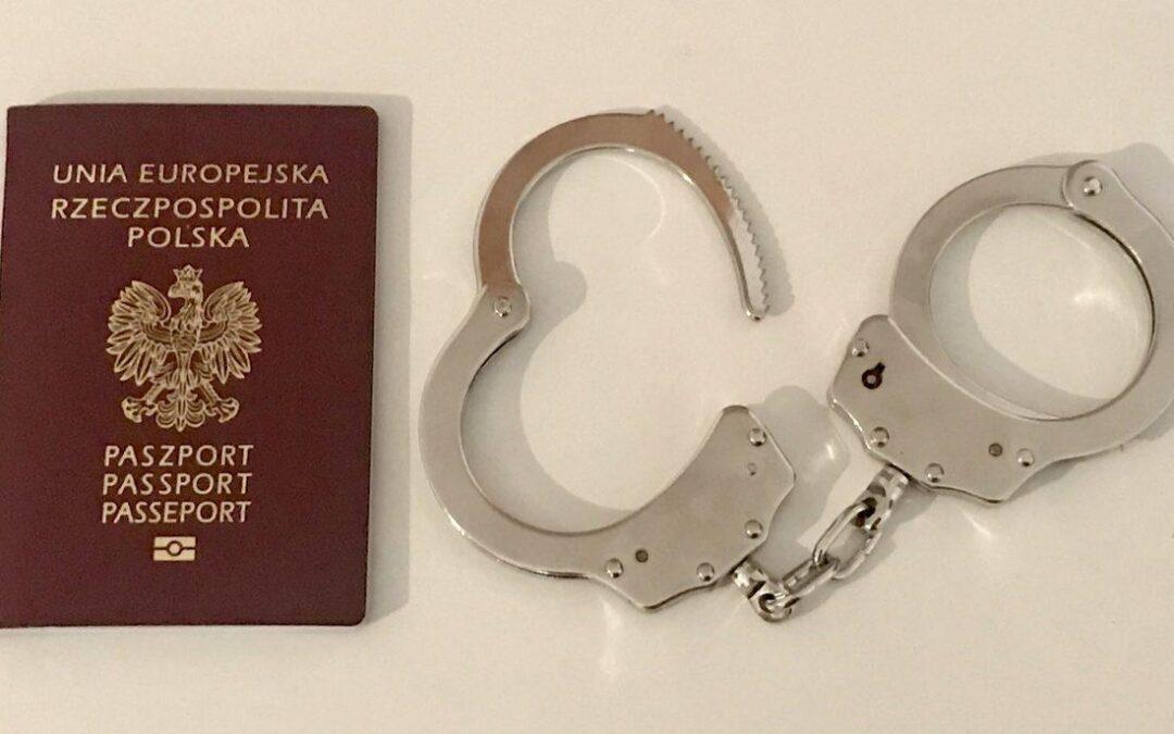 Gdy wracasz do Polski z zagranicy i dowiadujesz się, że jesteś poszukiwany listem gończym…